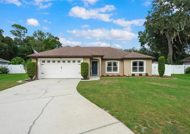 Photo 2 of Sale Pending at 854 Arawana Dr, Orange City, FL 32763 | MLS# V4951220 | Listing updated on 2026-09-15
