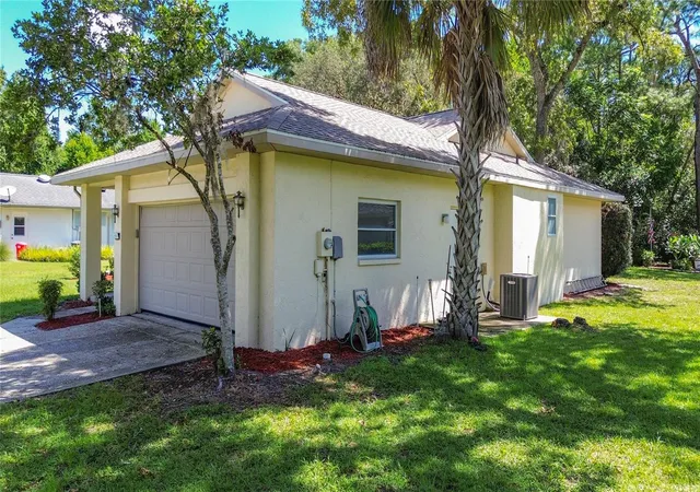 Photo 2 of Single family home for sale at 255 Pine St, Homosassa, FL 34446 | MLS# TB8547566 | Listing updated on 2026-09-11