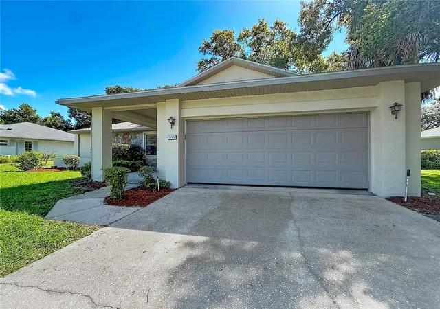 Photo 3 of Single family home for sale at 255 Pine St, Homosassa, FL 34446 | MLS# TB8547566 | Listing updated on 2026-09-11