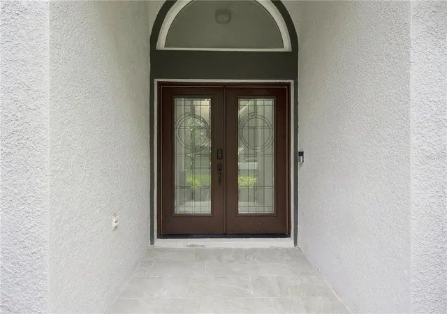 Photo 3 of Single family home for sale at 6137 Whimbrelwood Dr, Lithia, FL 33547 | MLS# TB8547595 | Listing updated on 2026-09-11