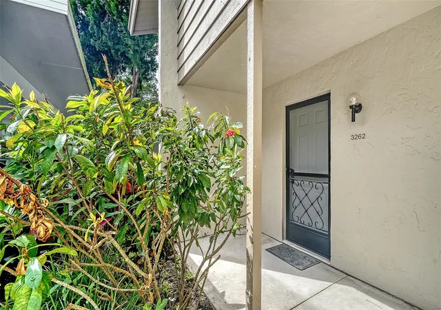 Photo 3 of Condo for sale at 3262 Cross Crk Dr #3262, Sarasota, FL 34231 | MLS# A4705767 | Listing updated on 2026-09-14