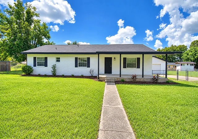 Photo 1 of Single family home for sale at 3225 Oakland Rd N, Lakeland, FL 33801 | MLS# L4964982 | Listing updated on 2026-10-21