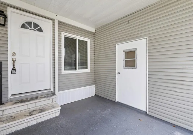 Photo 3 of Manufactured home for sale at 7466 Western Cir Dr, Brooksville, FL 34613 | MLS# W7889435 | Listing updated on 2026-09-11