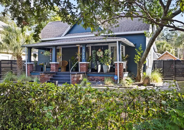 Photo 3 of Single family home for sale at 517 8th Street N, Saint Petersburg, FL 33701 | MLS# W7889438 | Listing updated on 2026-09-11