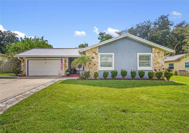 Photo 1 of Single family home for sale at 105 E Wyndham Ct, Longwood, FL 32779 | MLS# O6441044 | Listing updated on 2026-09-15