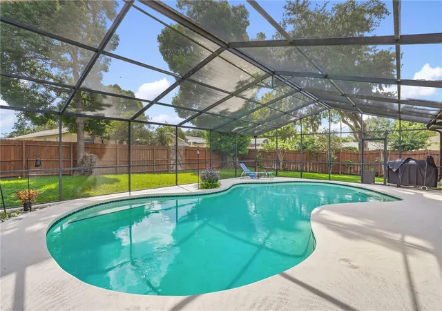 Photo 4 of Single family home for sale at 105 E Wyndham Ct, Longwood, FL 32779 | MLS# O6441044 | Listing updated on 2026-09-15