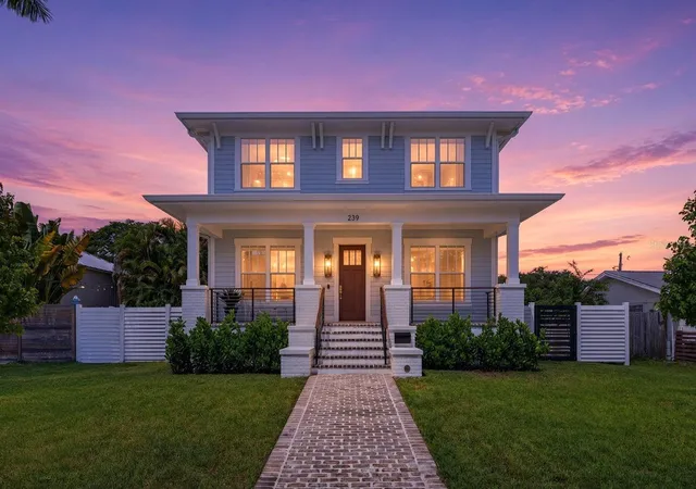 Photo 1 of Single family home for sale at 239 39th Avenue Ne, Saint Petersburg, FL 33703 | MLS# TB8547754 | Listing updated on 2026-10-27