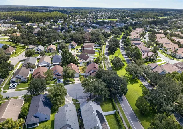 Photo 3 of Single family home for sale at 101 Razorbill Ct, Orlando, FL 32828 | MLS# O6441074 | Listing updated on 2026-09-19