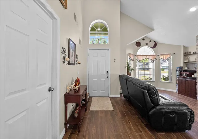 Photo 4 of Single family home for sale at 101 Razorbill Ct, Orlando, FL 32828 | MLS# O6441074 | Listing updated on 2026-09-19