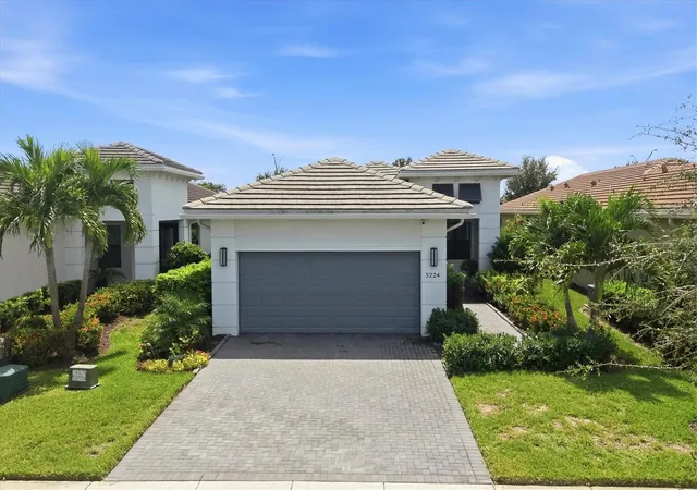 Photo 3 of Single family home for sale at 5224 Barnett Cir, Bradenton, FL 34211 | MLS# A4705811 | Listing updated on 2026-09-13