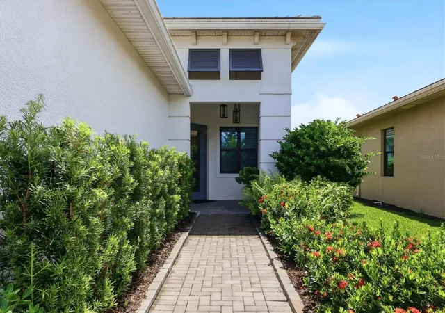 Photo 4 of Single family home for sale at 5224 Barnett Cir, Bradenton, FL 34211 | MLS# A4705811 | Listing updated on 2026-09-13