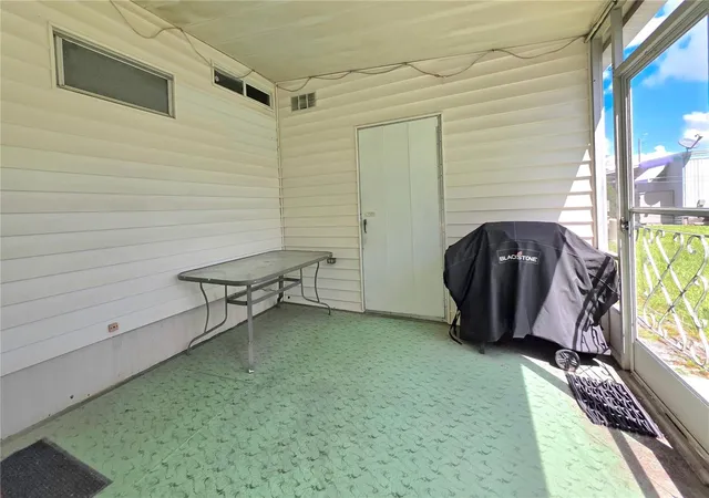 Photo 4 of Manufactured home for sale at 37015 Karen Ave, Zephyrhills, FL 33542 | MLS# TB8547772 | Listing updated on 2026-09-15