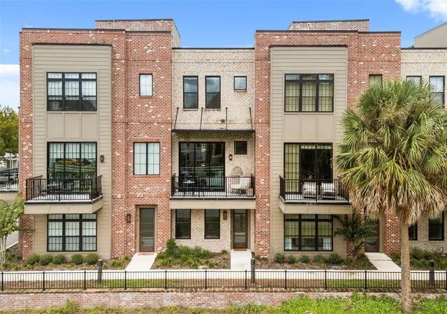Photo 1 of Townhouse for sale at 72 N Park Ave #8, Winter Garden, FL 34787 | MLS# O6441100 | Listing updated on 2026-10-14