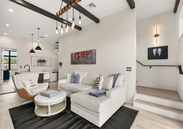 Photo 4 of Townhouse for sale at 72 N Park Ave #8, Winter Garden, FL 34787 | MLS# O6441100 | Listing updated on 2026-10-14
