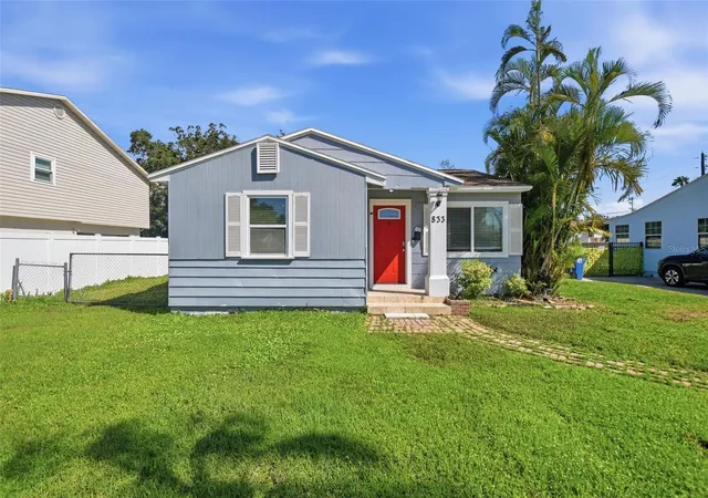 Photo 1 of Single family home for sale at 833 61st Avenue Ne, Saint Petersburg, FL 33703 | MLS# O6441223 | Listing updated on 2026-10-21