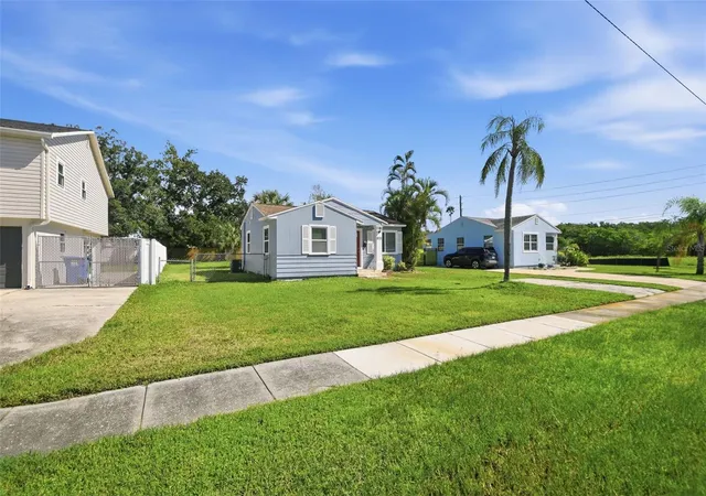 Photo 2 of Single family home for sale at 833 61st Avenue Ne, Saint Petersburg, FL 33703 | MLS# O6441223 | Listing updated on 2026-10-21
