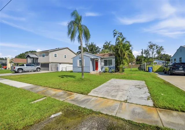 Photo 3 of Single family home for sale at 833 61st Avenue NE, Saint Petersburg, FL 33703 | MLS# O6441223 | Listing updated on 2026-10-30