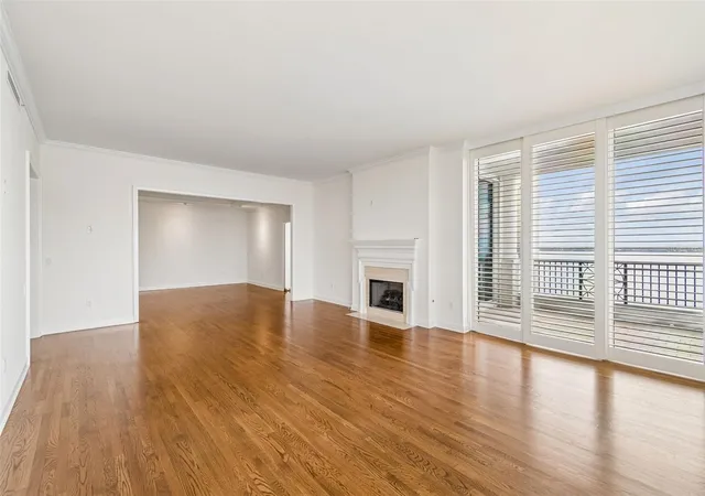 Photo 3 of Condo for sale at 3203 Bayshore Blvd #1202, Tampa, FL 33629 | MLS# TB8547971 | Listing updated on 2026-09-24