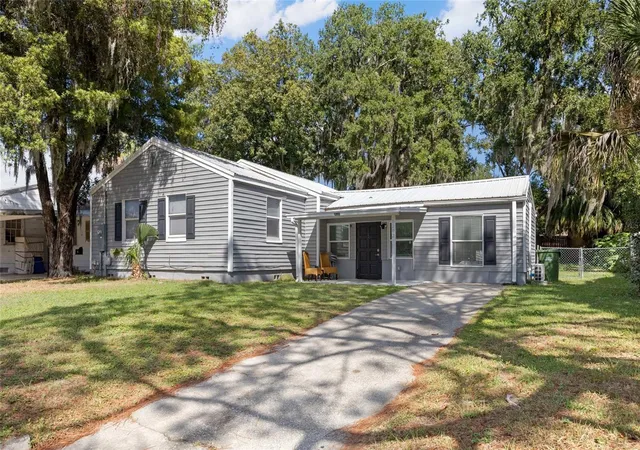 Photo 3 of Single family home for sale at 1202 Sumter St, Leesburg, FL 34748 | MLS# G5117700 | Listing updated on 2026-09-15