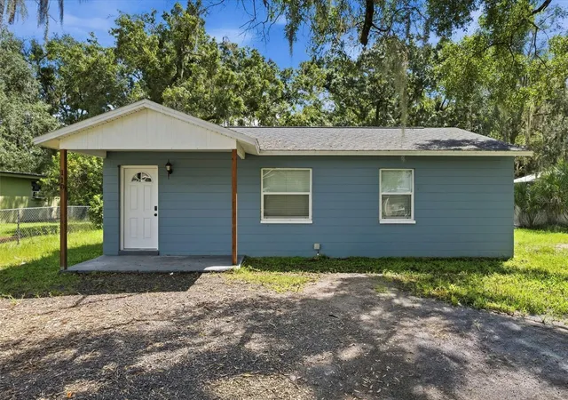 Photo 1 of Single family home for sale at 110 S Forest St, Plant City, FL 33563 | MLS# TB8548008 | Listing updated on 2026-09-15