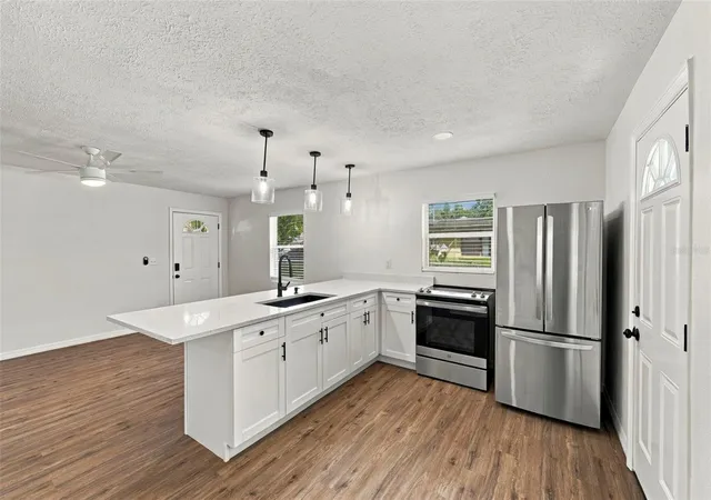 Photo 3 of Single family home for sale at 110 S Forest St, Plant City, FL 33563 | MLS# TB8548008 | Listing updated on 2026-09-15