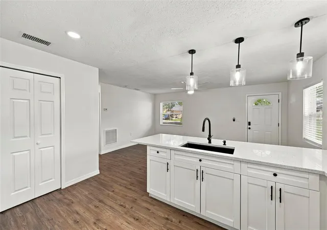Photo 3 of Single family home for sale at 110 S Forest St, Plant City, FL 33563 | MLS# TB8548008 | Listing updated on 2026-09-15