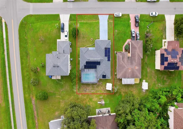 Photo 3 of Single family home for sale at 504 Eagle Ct, Kissimmee, FL 34759 | MLS# S5157432 | Listing updated on 2026-10-01