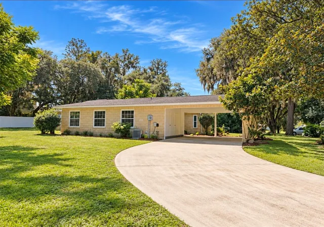 Photo 2 of Single family home for sale at 25 Emerald Ct, Ocala, FL 34472 | MLS# OM732149 | Listing updated on 2026-09-30