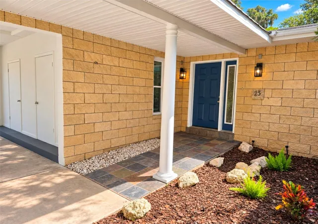 Photo 3 of Single family home for sale at 25 Emerald Ct, Ocala, FL 34472 | MLS# OM732149 | Listing updated on 2026-09-30