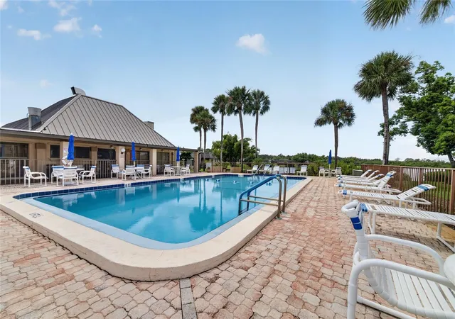Listing Photo 4 - Condo for sale in building located at 4217 Stratford Dr, NEW PORT RICHEY, FL 34652 - Unit #0