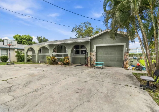 Photo 2 of Single family home for sale at 1505 1st Avenue E, Palmetto, FL 34221 | MLS# A4705907 | Listing updated on 2026-09-15