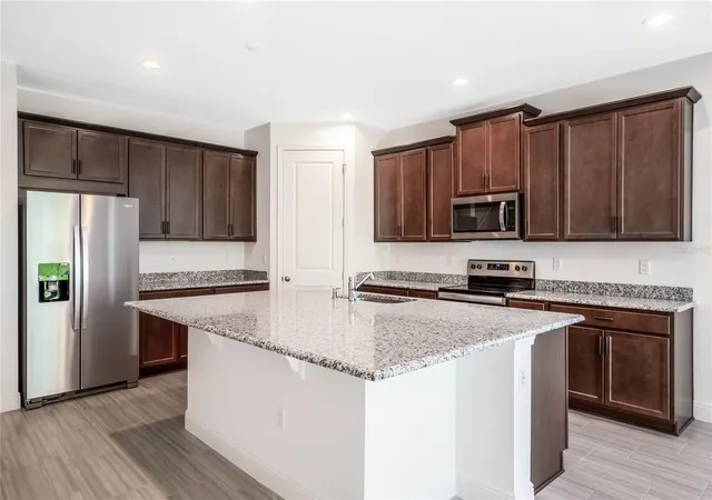 Photo 2 of Single family home for sale at 4438 Lions Gate Ave, Clermont, FL 34711 | MLS# O6441390 | Listing updated on 2026-09-15