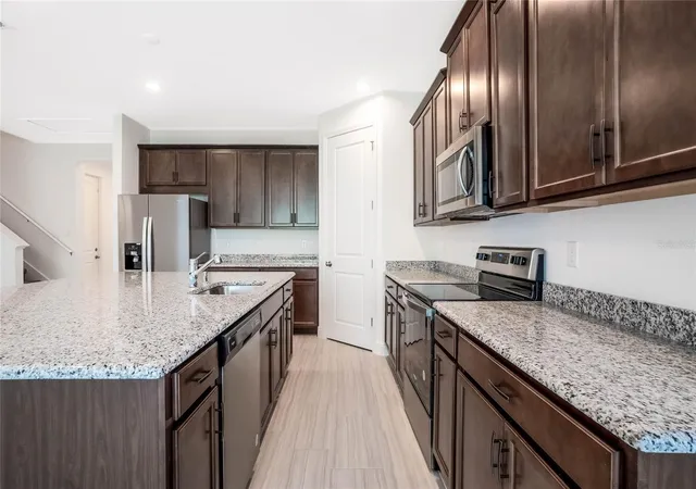 Photo 3 of Single family home for sale at 4438 Lions Gate Ave, Clermont, FL 34711 | MLS# O6441390 | Listing updated on 2026-09-15