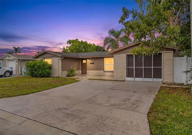 Photo 2 of Single family home for sale at 4036 Sunray Dr, Holiday, FL 34691 | MLS# TB8548168 | Listing updated on 2026-09-15