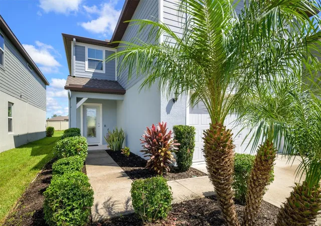 Photo 2 of Single family home for sale at 30575 Gilbern Rd, Wesley Chapel, FL 33545 | MLS# O6441468 | Listing updated on 2026-10-03