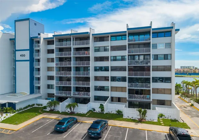 Photo 2 of Condo for sale at 450 Treasure Is Cswy #201, Treasure Island, FL 33706 | MLS# TB8548364 | Listing updated on 2026-10-05