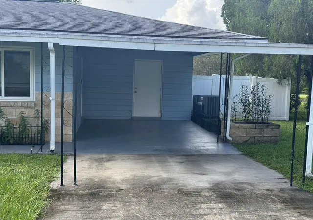 Photo 2 of Single family home for sale at 21570 SW Raintree St, Dunnellon, FL 34431 | MLS# OM732215 | Listing updated on 2026-09-21