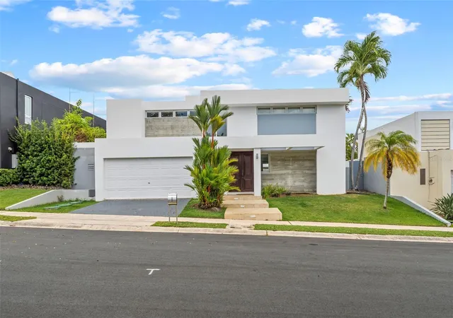 Photo 1 of Single family home for sale at N-19 Los Gavilanes, Guaynabo, PR 00969 | MLS# PR9124149 | Listing updated on 2026-10-05