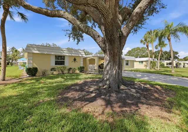 Single family home for sale at 5826 Driftwood Pl, SARASOTA, FL 34231 | MLS# A4705993