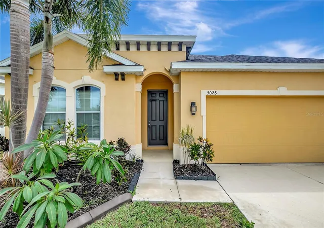 Photo 3 of Single family home for sale at 5028 Inshore Landing Dr, Apollo Beach, FL 33572 | MLS# TB8548402 | Listing updated on 2026-09-15