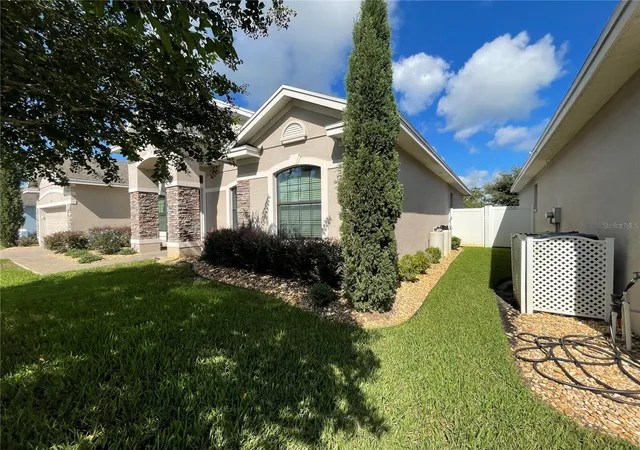 Photo 3 of Single family home for sale at 326 Lake Mariana Way, Auburndale, FL 33823 | MLS# L4965057 | Listing updated on 2026-09-15