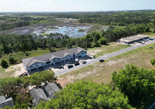 Photo 4 of Townhouse for sale at 157 Glass Onion Dr, Howey In The Hills, FL 34737 | MLS# O6441713 | Listing updated on 2026-09-18