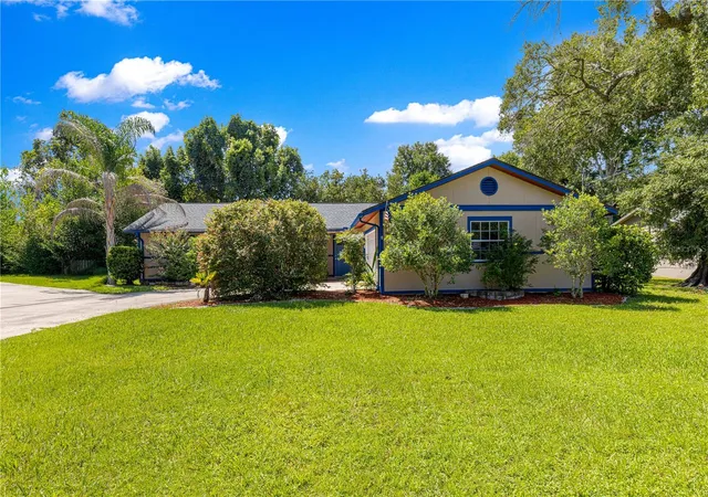 Photo 3 of Single family home for sale at 2130 NE 10th Street, Ocala, FL 34470 | MLS# OM732259 | Listing updated on 2026-09-15