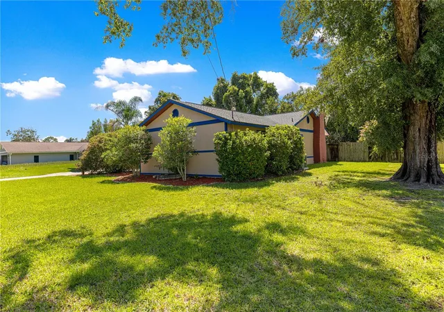 Photo 4 of Single family home for sale at 2130 NE 10th Street, Ocala, FL 34470 | MLS# OM732259 | Listing updated on 2026-09-15