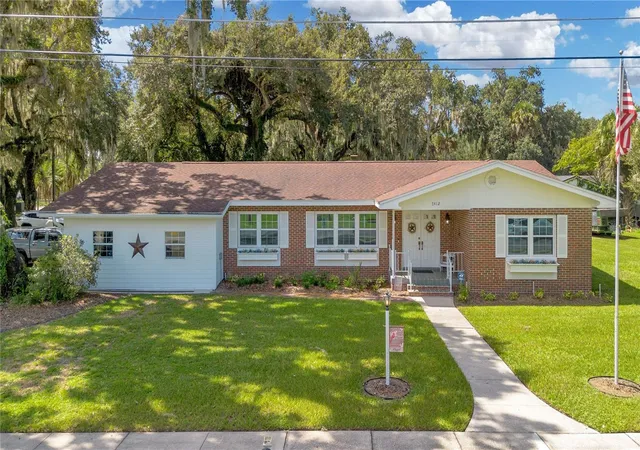 Photo 1 of Single family home for sale at 1412 Lakeview Ave, Kissimmee, FL 34744 | MLS# S5157568 | Listing updated on 2026-10-08