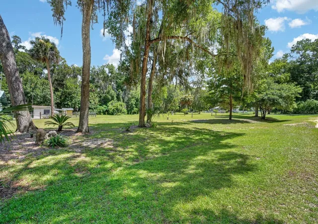 Photo 4 of Single family home for sale at 104 Woodcrest Ave, Satsuma, FL 32189 | MLS# FC321450 | Listing updated on 2026-10-15