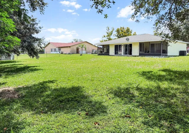 Photo 2 of Single family home for sale at 36 Sapphire Run, Ocala, FL 34472 | MLS# TB8548645 | Listing updated on 2026-09-26