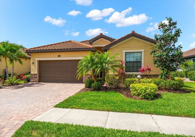 Photo 1 of Single family home for sale at 12501 Cinqueterre Dr, Venice, FL 34293 | MLS# A4706094 | Listing updated on 2026-09-15