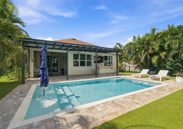 Photo 3 of Single family home for sale at 6805 Park Strand Dr, Apollo Beach, FL 33572 | MLS# TB8548677 | Listing updated on 2026-10-03