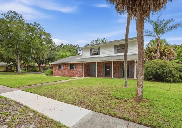 Photo 4 of Sale Pending at 3561 Calgary Ln, Mount Dora, FL 32757 | MLS# V4951288 | Listing updated on 2026-09-29
